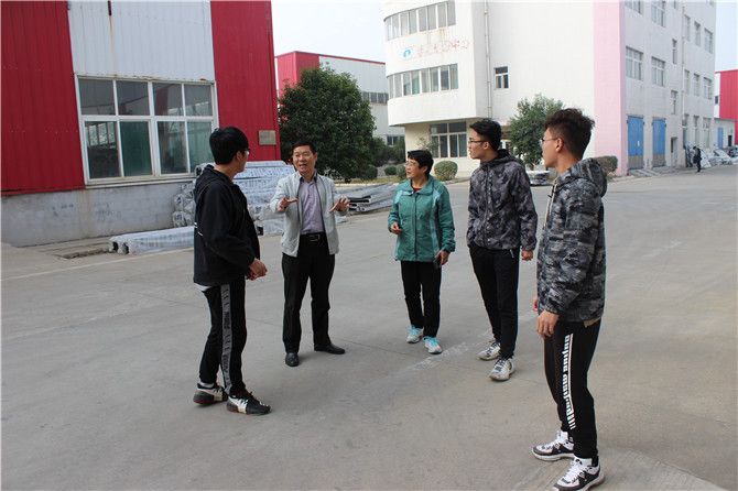山東農(nóng)業(yè)大學(xué)土木工程專業(yè)師生來(lái)泰信股份參觀學(xué)習(xí)2