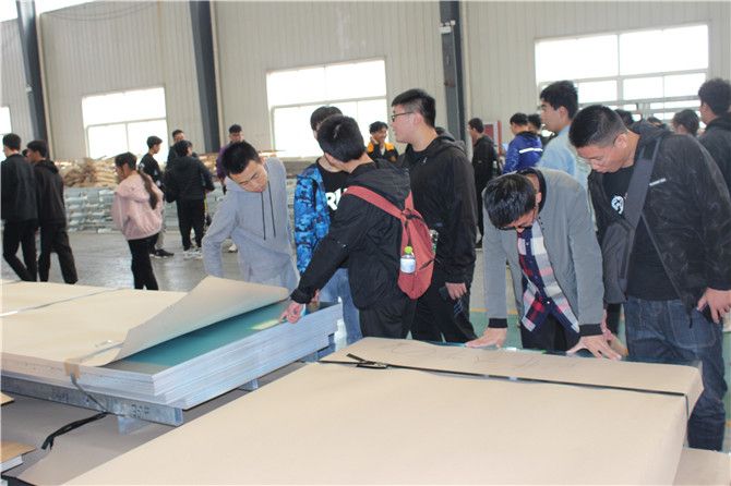 山東農(nóng)業(yè)大學(xué)土木工程專業(yè)師生來(lái)泰信股份參觀學(xué)習(xí)8